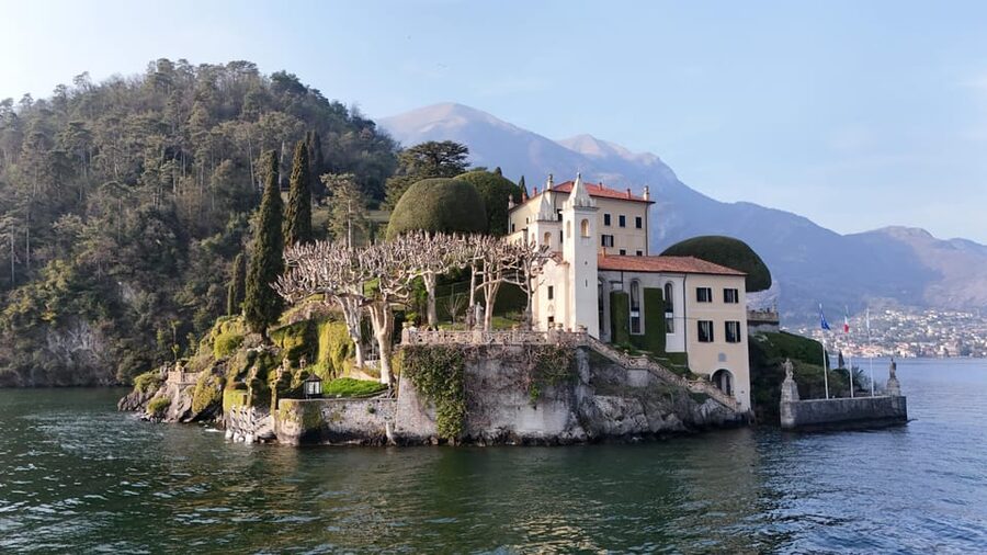 Lake Como: Shared or Private 3 Hours Boat Tour with Aperitif - Moltrasio and Laglio: villas with a personal connection