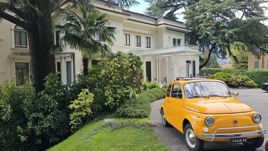 Lake Como: Vintage Fiat 500 Rental - Making time for an aperitif and photographs