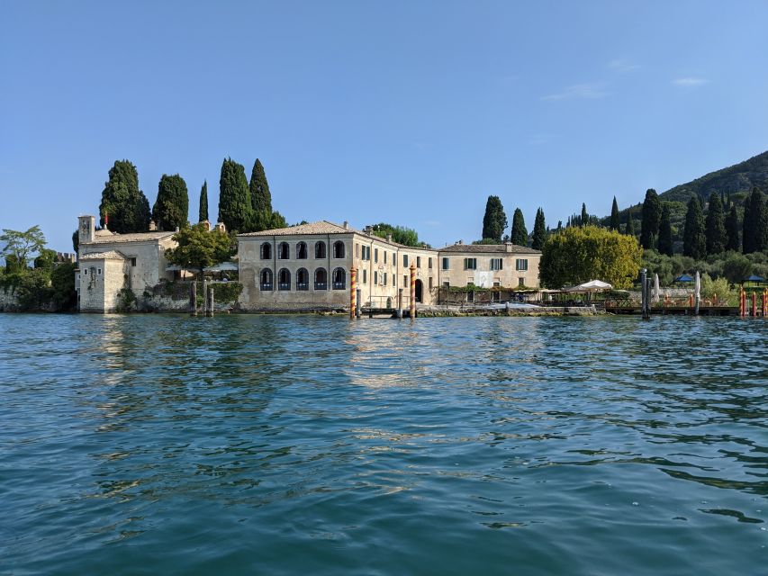 Lake Garda: 4-hour Guided Boat Cruise with Stop in Sirmione - Boat comfort, boarding, and timing