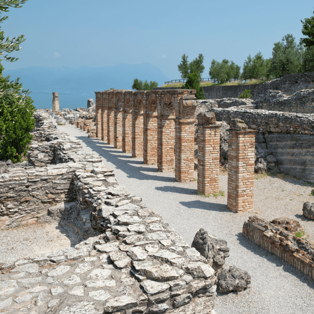 Lake Garda: between Sirmione and Desenzano del Garda - Starting at Scaliger Castle in Sirmione
