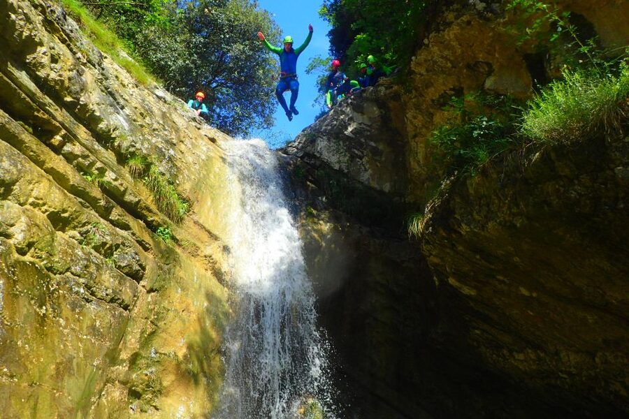 Lake Garda: Canyoneering in Torrente Vione - How demanding is the experience?