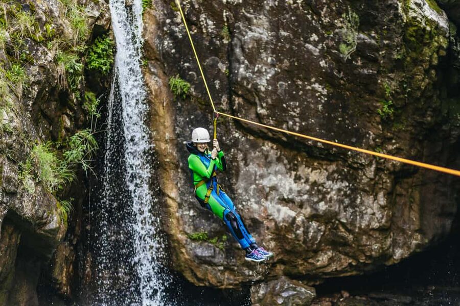 Lake Garda: Family Friendly Canyoning Tour - The 10-minute walk into the canyon