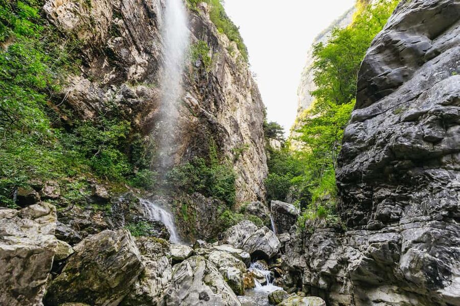 Lake Garda: Family Friendly Canyoning Tour - Splashing, sliding, and swimming for 90 minutes
