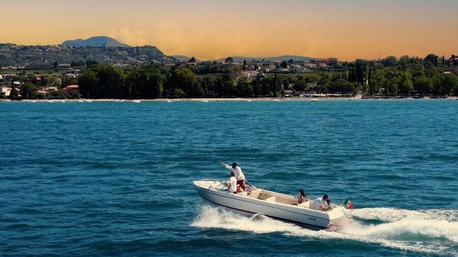 Lazise: Sunset Cruise with Wine aperitif on lake Garda - Key points at a glance
