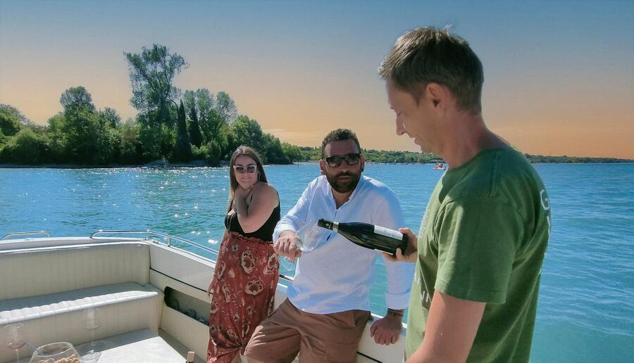 Lazise: Sunset Cruise with Wine aperitif on lake Garda - Punta San Vigilio at sunset