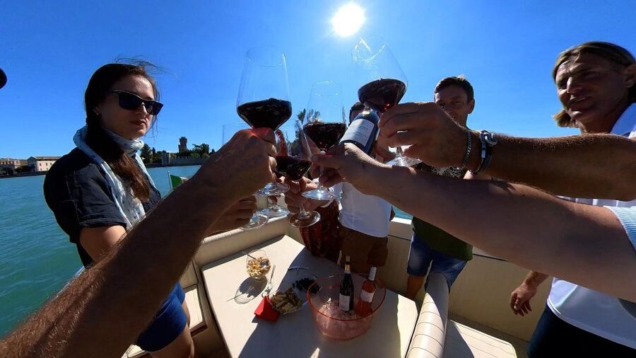 Lazise: Sunset Cruise with Wine aperitif on lake Garda - How private is the experience?