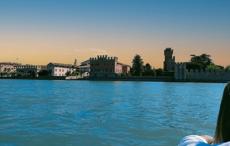 Lazise: Sunset Cruise with Wine aperitif on lake Garda - Access, comfort, and what to bring