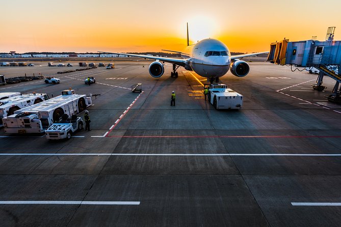 LINATE -MILANO airport transfer with private Luxury Van. - Leaving Linate Airport without the taxi queue