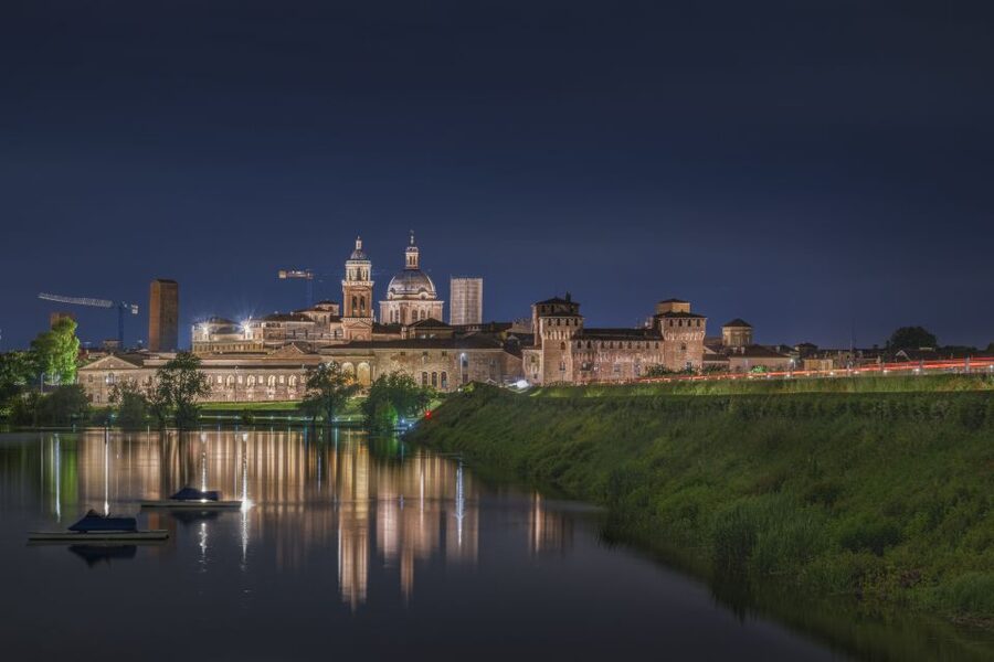 Mantova: Private Walking Tour - Piazza Sordello, Mantua’s oldest central stage