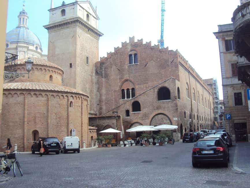 MANTOVAGANDO: Tour of the Historic Center of Mantua - Meeting at Piazza Sordello