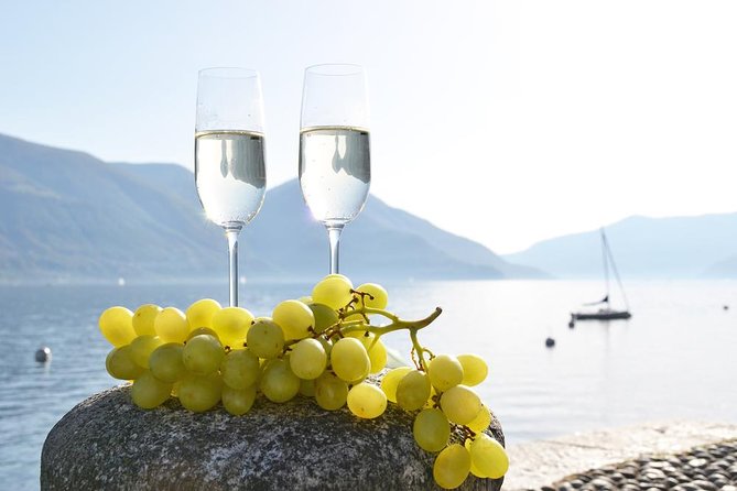 Micaela's exclusive private sunset cruise on lake Maggiore - What the one-hour itinerary really gives you