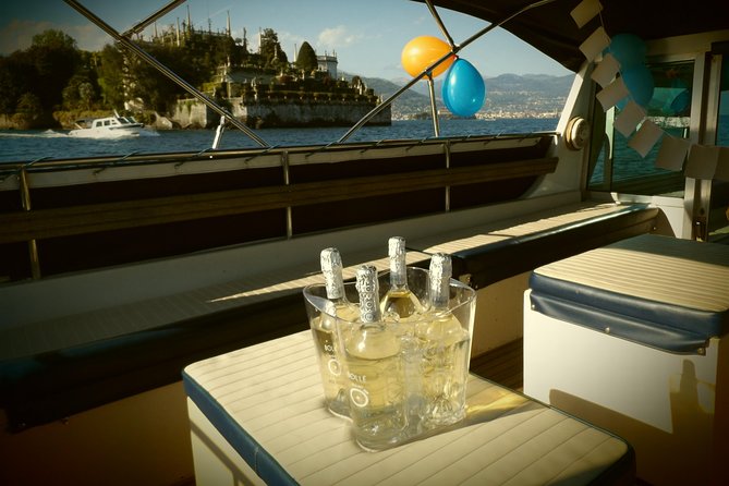 Micaela's exclusive private sunset cruise on lake Maggiore - Prosecco, photos, and the small details that matter