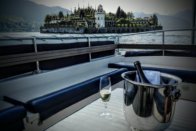 Micaela's exclusive private sunset cruise on lake Maggiore - Villas, gardens, and the Borromean Islands