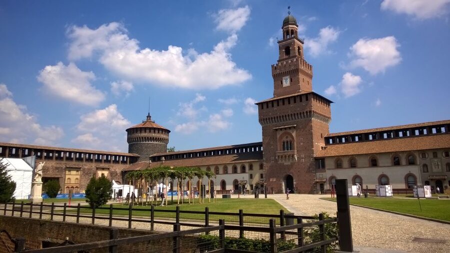 Milan 3–Hour Cultural Bike Tour - Castello Sforza and Milans Renaissance rulers