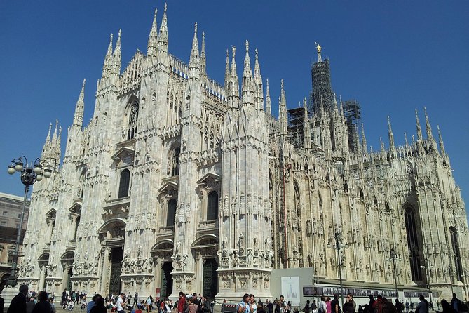 Milan, a city of art an history. Classic tour of Milan - Following Renaissance power at Castello Sforzesco