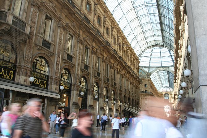 Milan, a city of art an history. Classic tour of Milan - Walking through the Galleria Vittorio Emanuele II