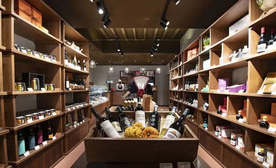 Milan: Aperitivo with Food Selection & a Glass of Wine - Who will enjoy this most
