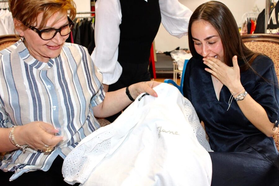 Milan: Artisan Embroidery Experience - Create your T-shirt - Learning the handwork without pressure