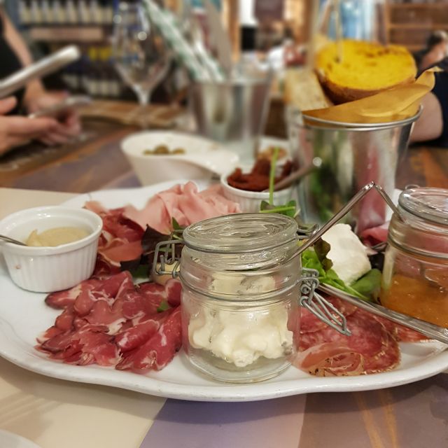 Milan: Bar-Hopping Tour with Welcome Drink - Why the meeting point and route matter