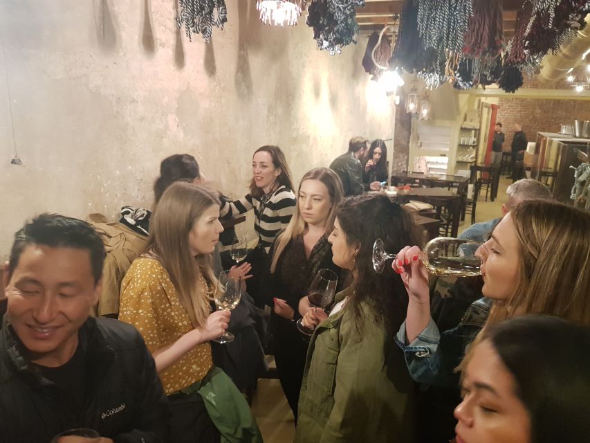 Milan: Bar-Hopping Tour with Welcome Drink - Who will enjoy this evening most