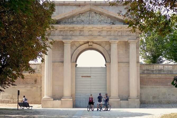 Milan: Bicycle Tour Live Tourist Guide 3 hours and half - Arco della Pace and Parco Sempione