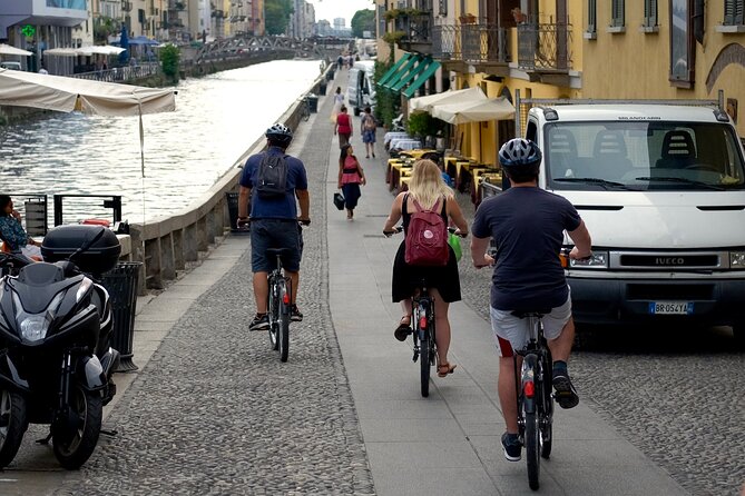 Milan: Bicycle Tour Live Tourist Guide 3 hours and half - Brera begins the ride with art and old Milan