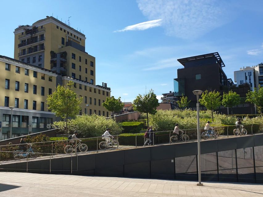 Milan: Bike tour of the city - Navigli and Porta Ticinese at street level