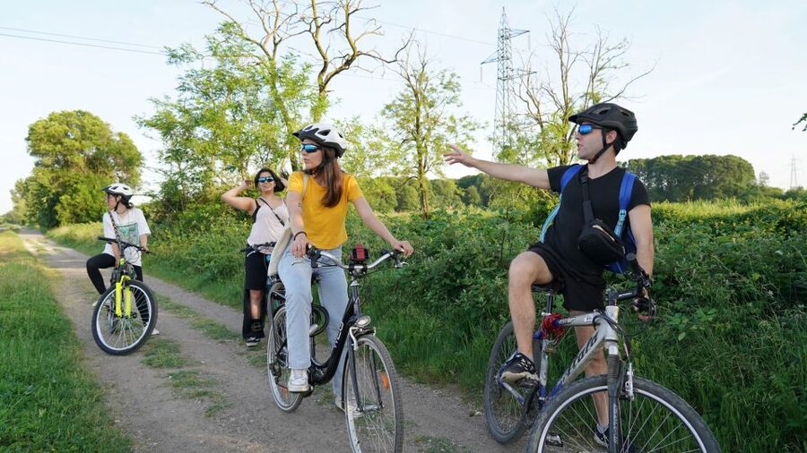 Milan: Bike Tour with Picnic on the turtle lake - How difficult is the cycling?