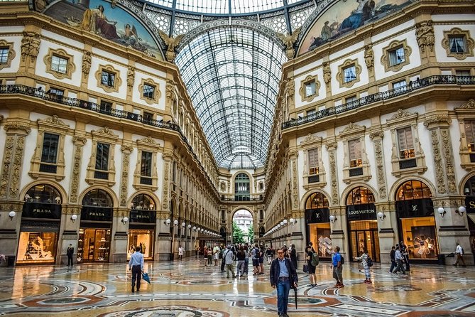 Milan by night walking experience - Who should book this evening walk?