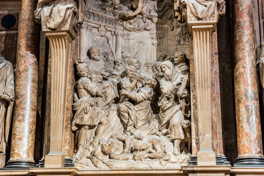 Milan: Cathedral and Terraces Guided Experience - Inside Milan Cathedral, look up and slow down