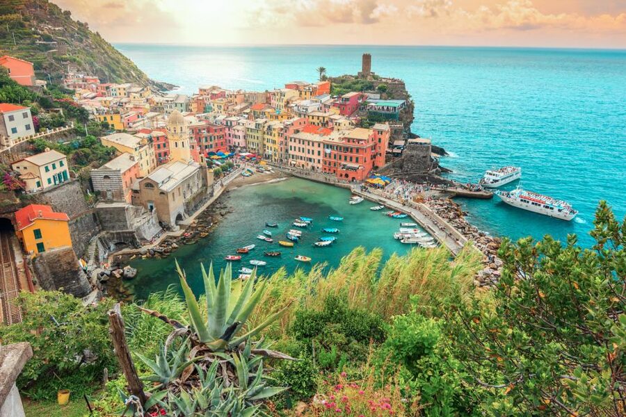Milan: Cinque Terre Full-Day Guided Trip With Cruise - A big Cinque Terre day from Milan