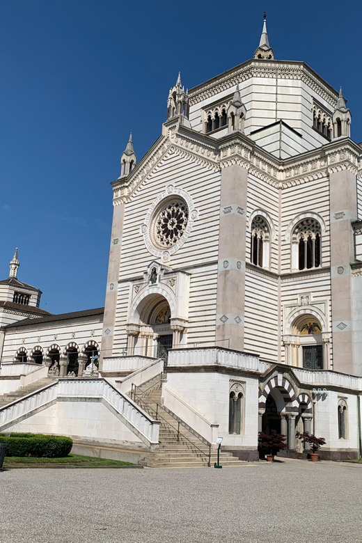 Milan: City Highlights Bike Tour - Starting near the Duomo on Via Falcone