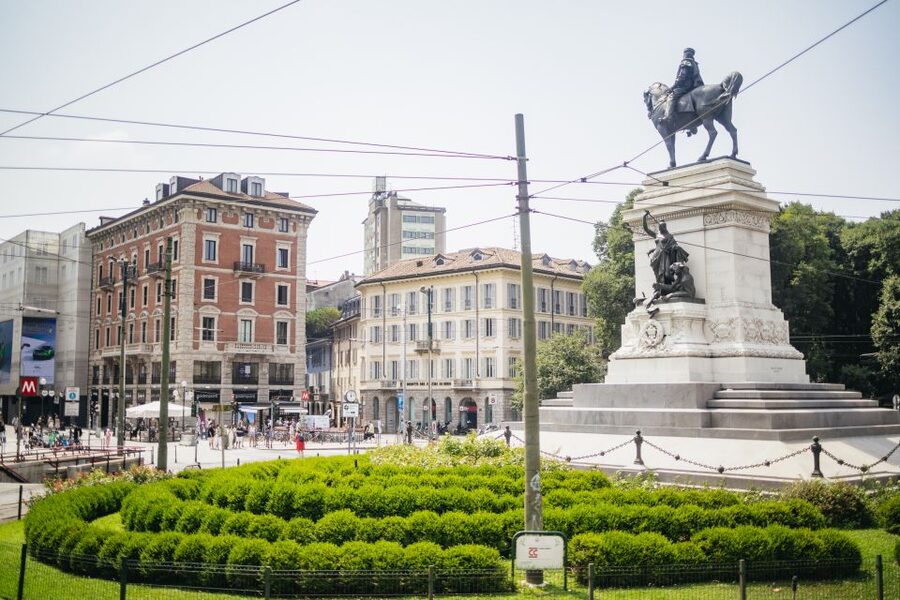 Milan: City Sightseeing Hop-On Hop-Off Bus with Audio Guide - What the Milan bus experience is really good at