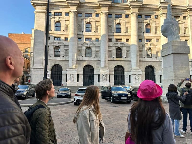 Milan: Delicious Food Tour and City Center Sightseeing - Piazza Mercanti and the city’s older character