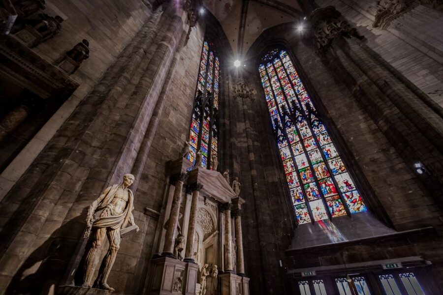 Milan Duomo and Rooftop 2-Hour Guided Tour - Clothing, security, and physical demands