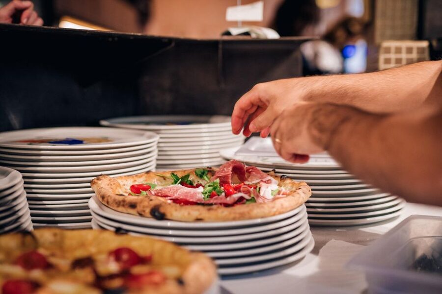 Milan: Duomo, Galleria, Brera, & Pizza Tasting Private Tour - Pizza makes a practical ending