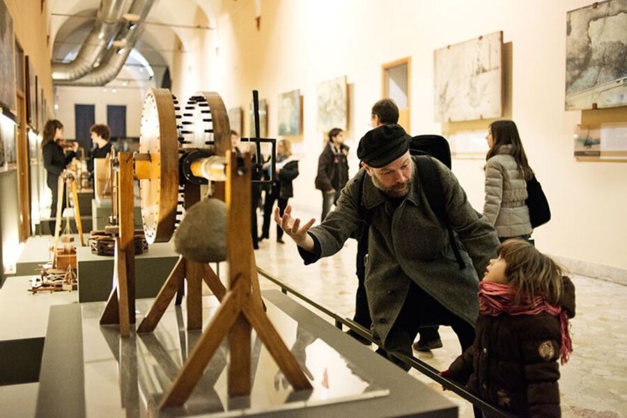 Milan: Duomo & Gelato. Private Family Tour Designed for Kids - Leonardo3 and the machines children can touch