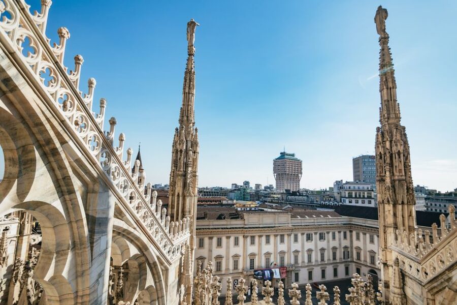 Milan: Duomo Rooftop and Cathedral Guided Tour with Tickets - Taking the lift, then climbing the final 80 steps