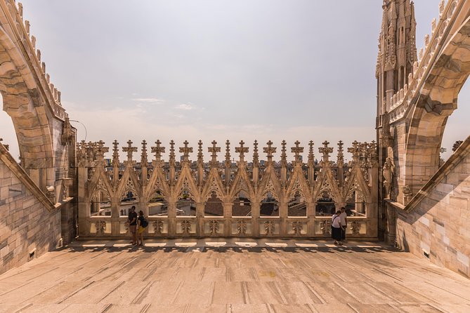 Milan Duomo Rooftop Terrace Guided Tour - The façade introduction and the rooftop route