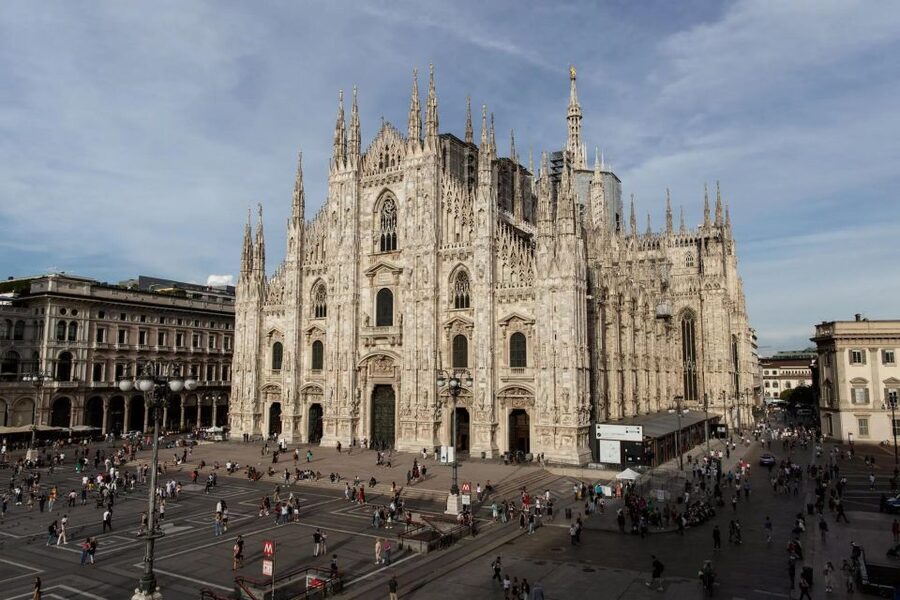 Milan: Duomo, Sforza Castle, and Pieta Guided Tour - Milan Cathedral and its pink Candoglia marble