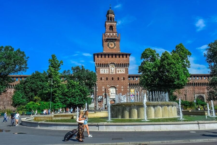 Milan: Duomo, Sforza Castle, and Pieta Guided Tour - Galleria Vittorio Emanuele II and Milan’s polished center
