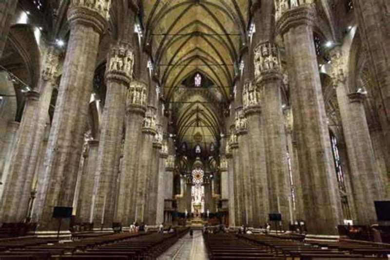 Milan: Duomo Tour with Priority Entry & Rooftop Access - Meeting at Piazza Duomo
