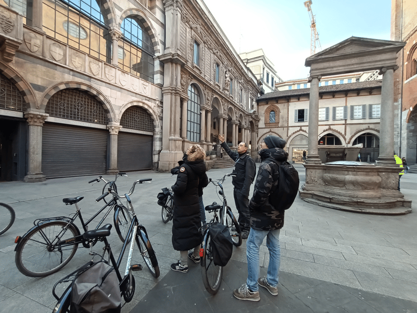 Milan: ELECTRIC-Bicycle Tour Live Tour Guide 3 hours & half - Galleria Vittorio Emanuele II and Piazza del Duomo