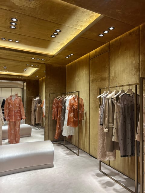 Milan: Exclusive Private Fashion Tour - Meeting at Palazzo Reale beside the Duomo