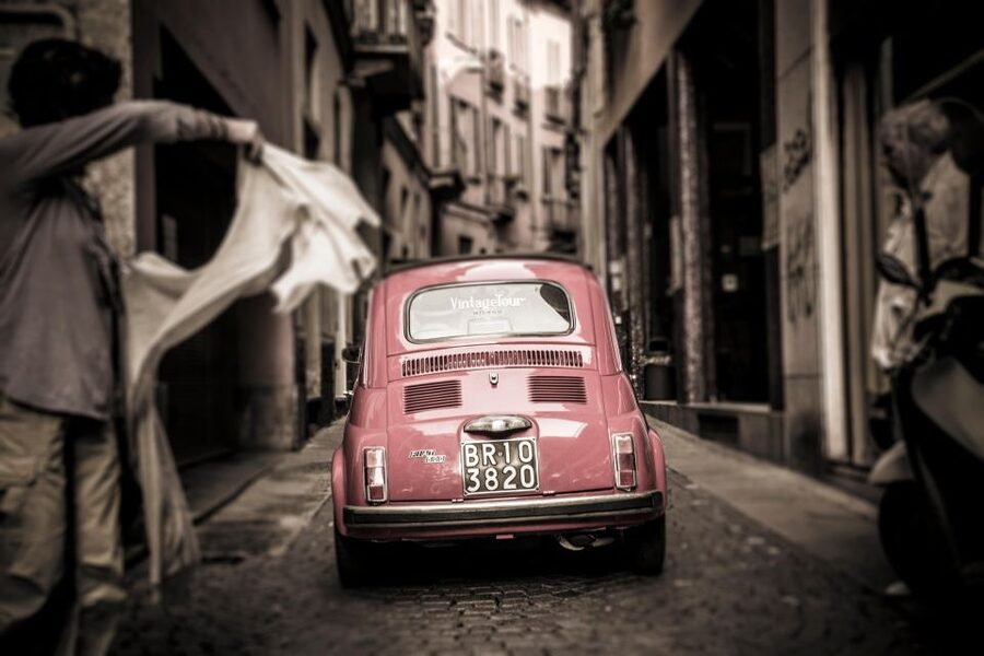 Milan: Fast Tour by Vintage Red Fiat 500 (30 mins, no stop) - The opening 15 minutes through central Milan