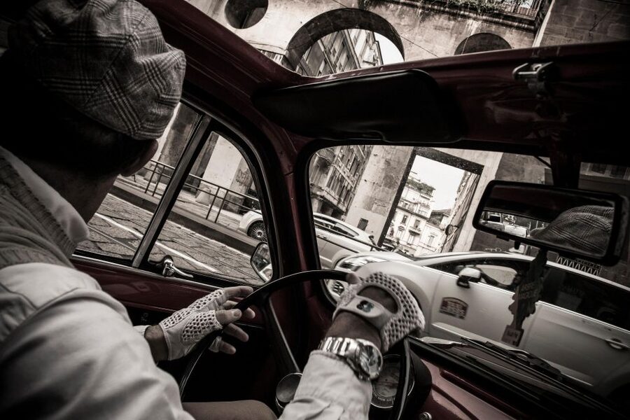 Milan: Fast Tour by Vintage Red Fiat 500 (30 mins, no stop) - Belgiojoso Royal Villa and Sforza Castle