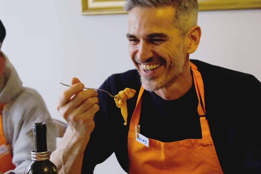 Milan: Fresh Pasta and Tiramisù Class in A Historical Home - Shaping ravioli with butter and sage