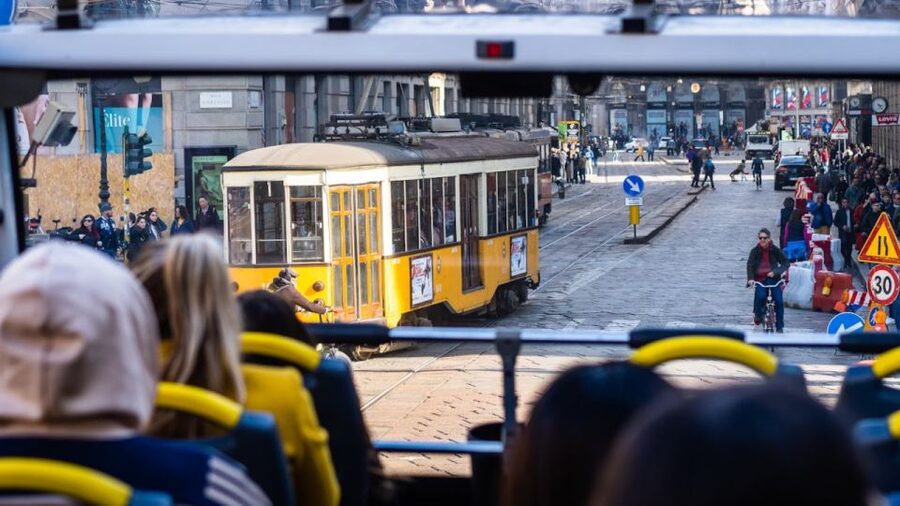 Milan: Gray Line Milan Open Tour Hop-On Hop-Off Bus Tour - How to use the two routes in one day