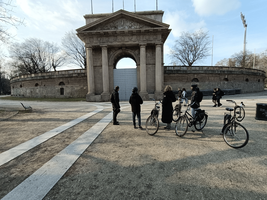 Milan: Guided Bike Tour - What the guides add to the ride