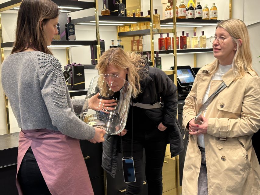Milan: Guided Street Food Walking Tour with Food Tasting - The guides shape the experience